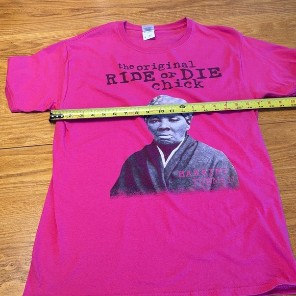 Harriet Tubman’s image is on this bright pink tee-shirt. Honoring our history. - Picture 4 of 6